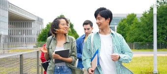 Groupe d'étudiants en séjour ou études à l'étranger