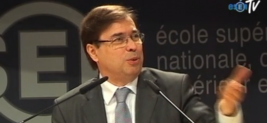 Thierry Bossard lors de la conférence Les politiques publiques d'éducation en France