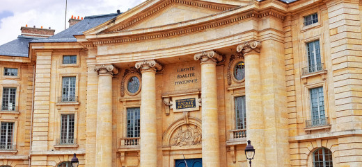 Photo façade université faculté de droit Paris
