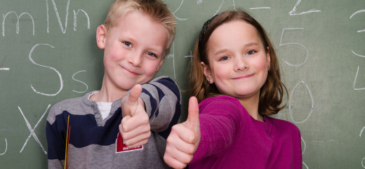 photo égalité fille garçon , 1 fille et 1 garçon font ok