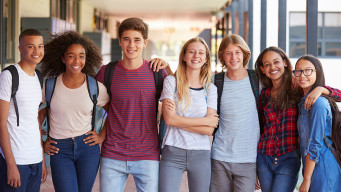 Photo enfants de différentes origines mixité diversité laïcité