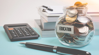 photo finances coût éducation argent 