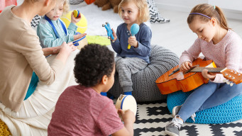 photo jeunes élèves pratiquent de la musique éducation musicale