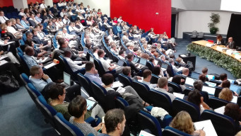 photo_amphi_ih2ef_avec_stagiaires_et_conferenciers_formation